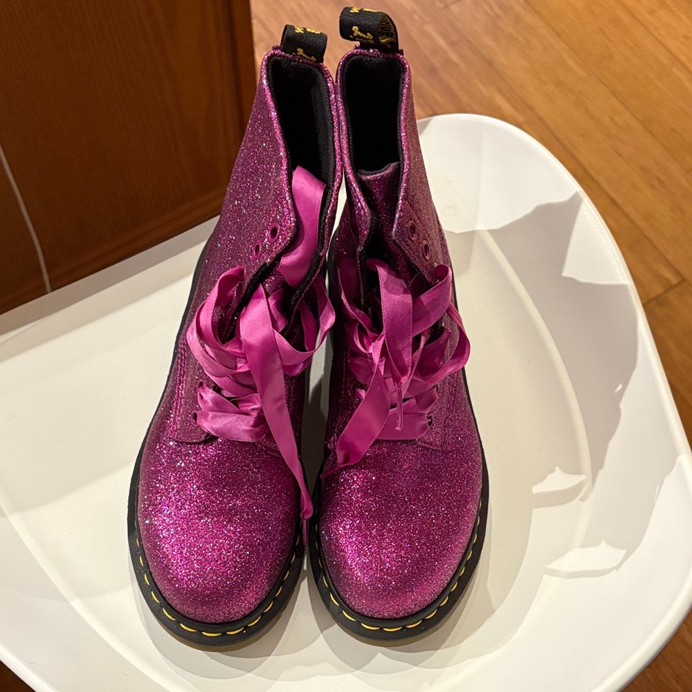 Dr Martens Magenta glitte - Size 8 (39 EU)